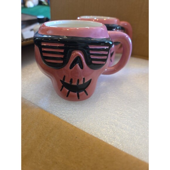 Hyde Eek Coffee Mugs 16oz Halloween Skulls Pink Set Of 2 Ceramic Cups NWT - Picture 2 of 4